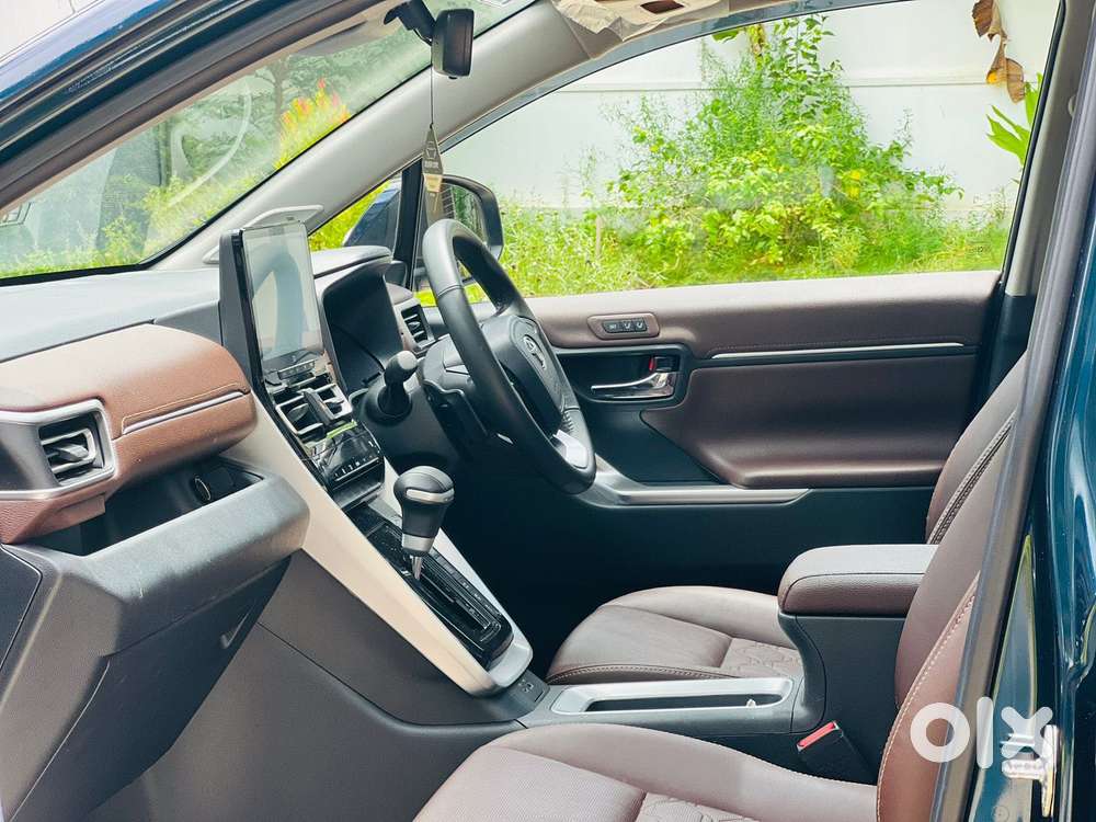 Toyota Innova Hycross 2.0 Zx (o) Hybrid 7 Str, 2024, Petrol