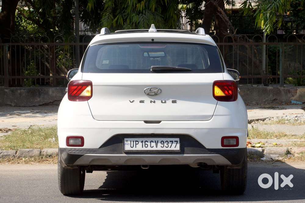 Hyundai Venue Sx (o) Mt 1.0 Turbo Dual Tone, 2021, Petrol
