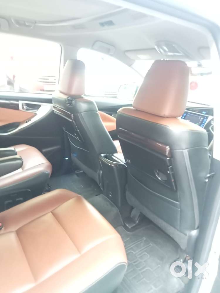 Toyota Innova Crysta 2.8z Automatic, 2017, Diesel