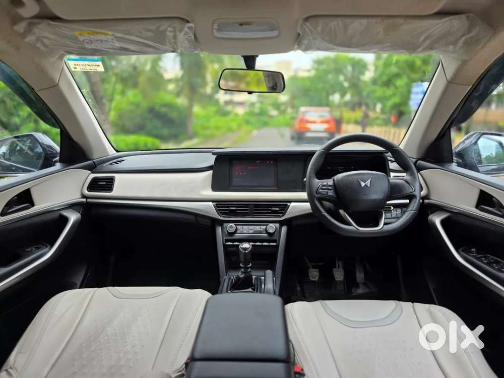 Mahindra Xuv700 2.2 Mx Diesel Mt 5 Str, 2022, Diesel
