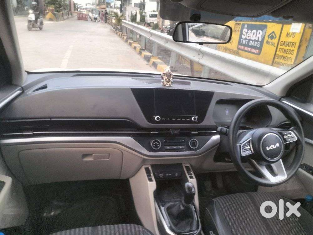 Kia Carens D1.5 6mt Premium 07, 2023, Petrol