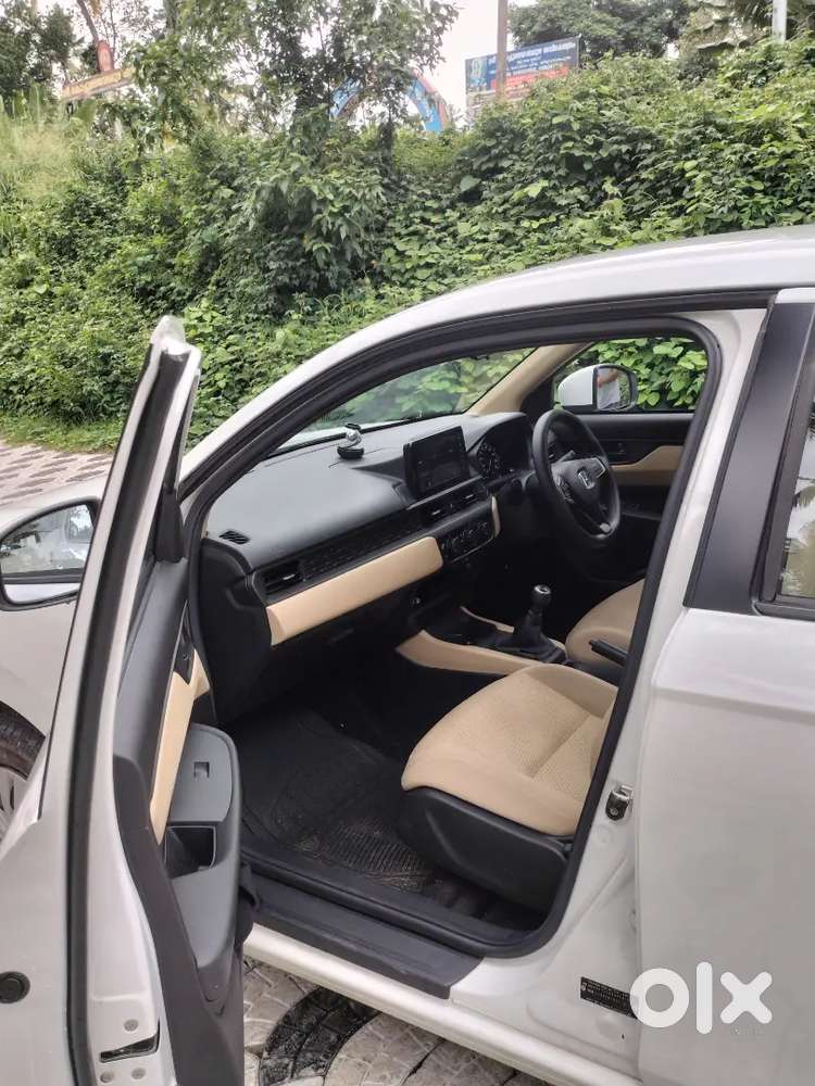 Honda Amaze (2025 Model(facelift)  15000km Driven)