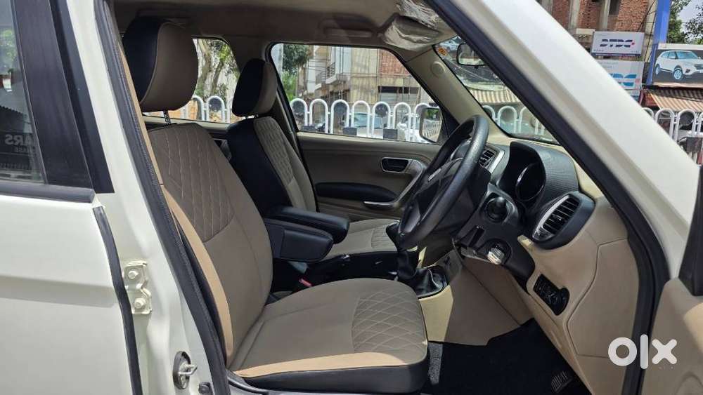 Mahindra Tuv 300 T10, 2019, Diesel