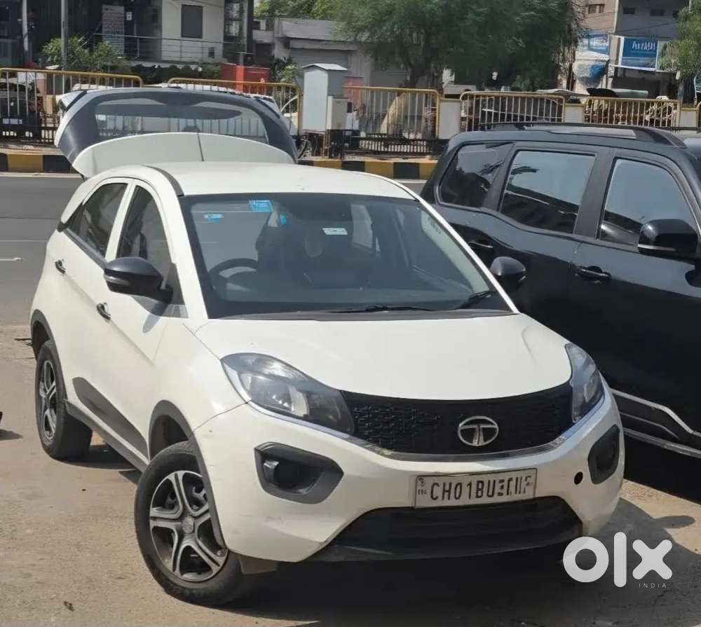 Tata Nexon Revotron 2018 Manual 104600 Km(banker's Car)