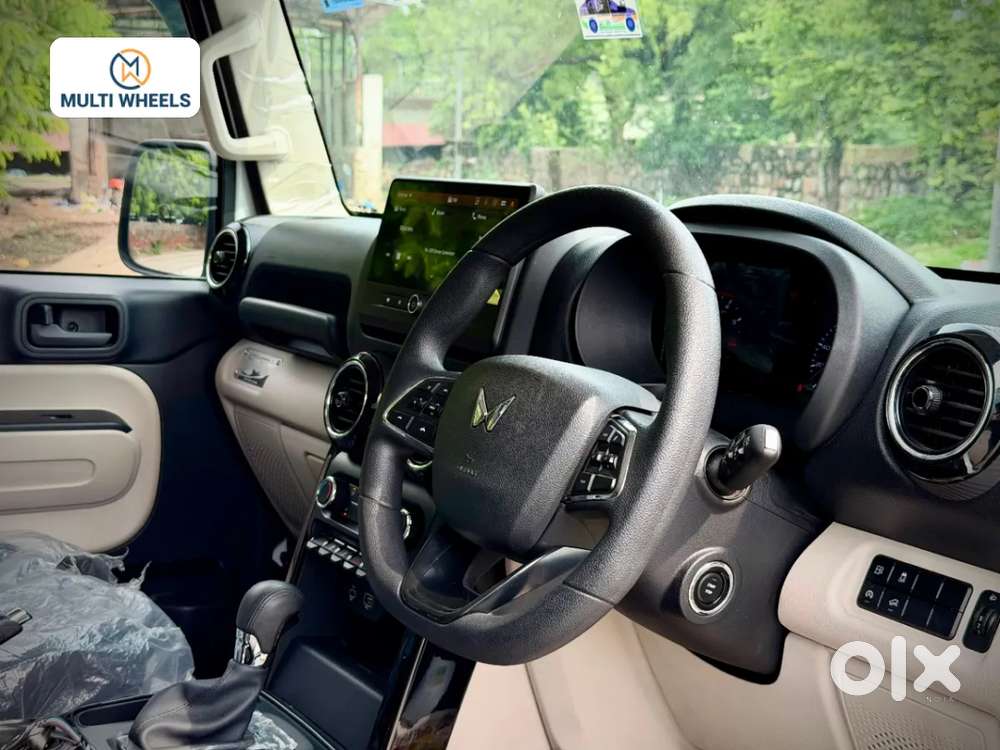 Mahindra Thar Roxx, 2025, Petrol