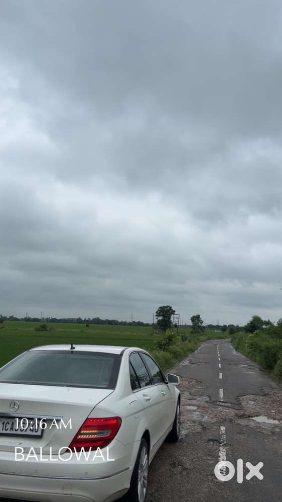 Mercedes-benz C-class 2012 Petrol 61500 Km Driven