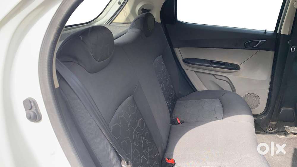 Tata Tiago 1.2 Revotron Xt, 2016, Petrol
