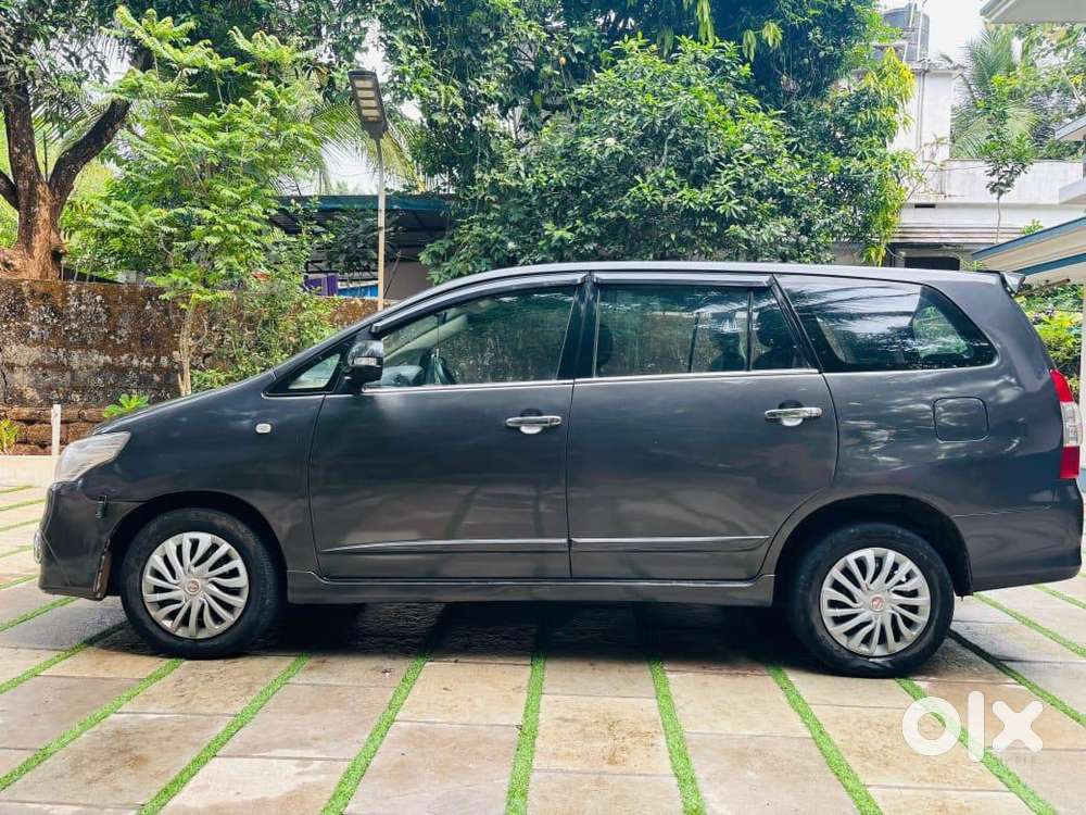 Toyota Innova 2015 Diesel 190000 Km Driven