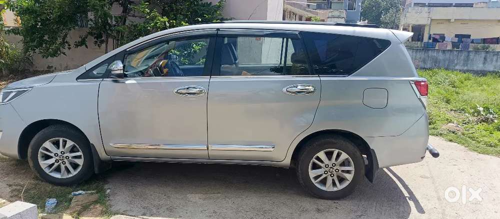 Toyota Innova Crysta 2016 Diesel 242000 Km Driven