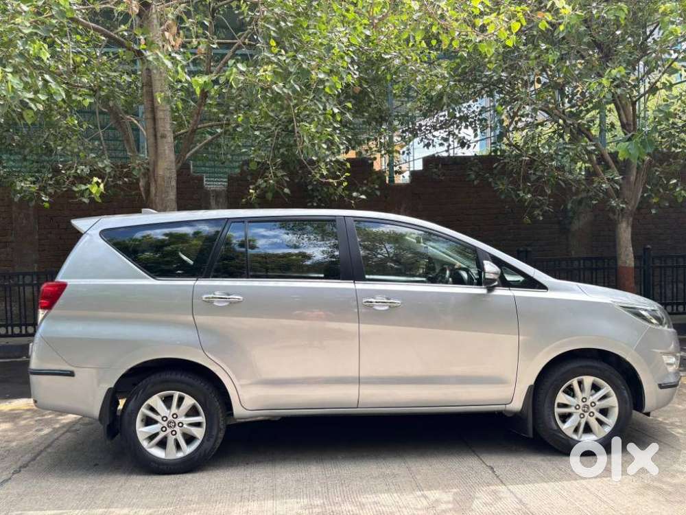 Toyota Innova Crysta 2.4 V, 2016, Diesel