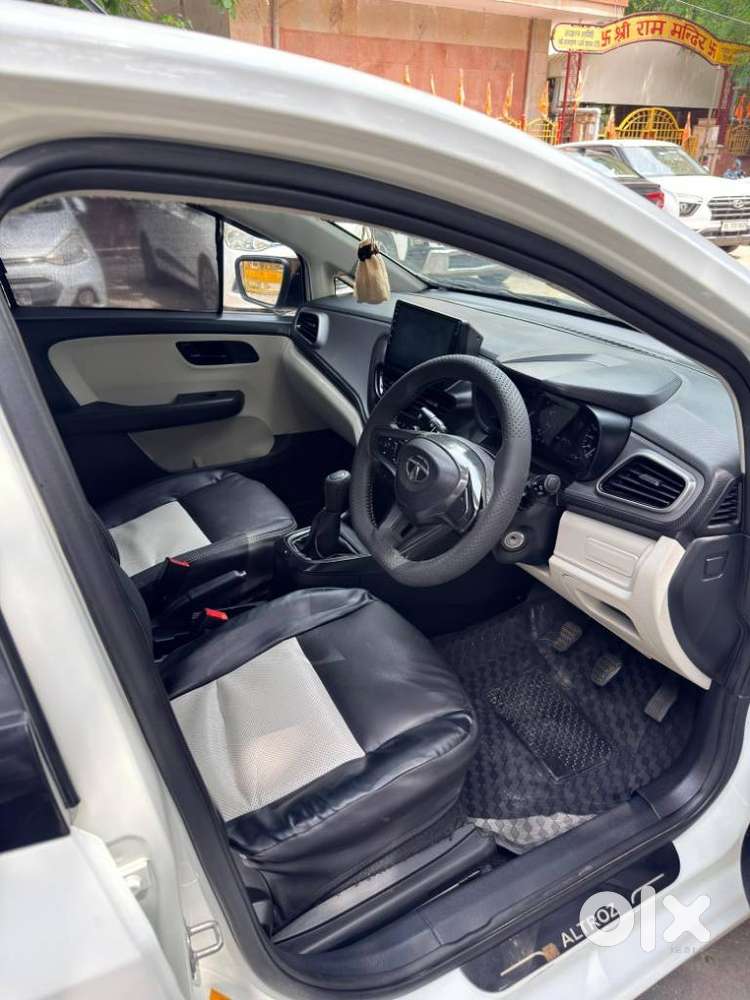 Tata Altroz 1.2 Xe, 2022, Petrol