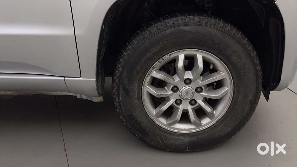 Mahindra Tuv 300 T8, 2015, Diesel