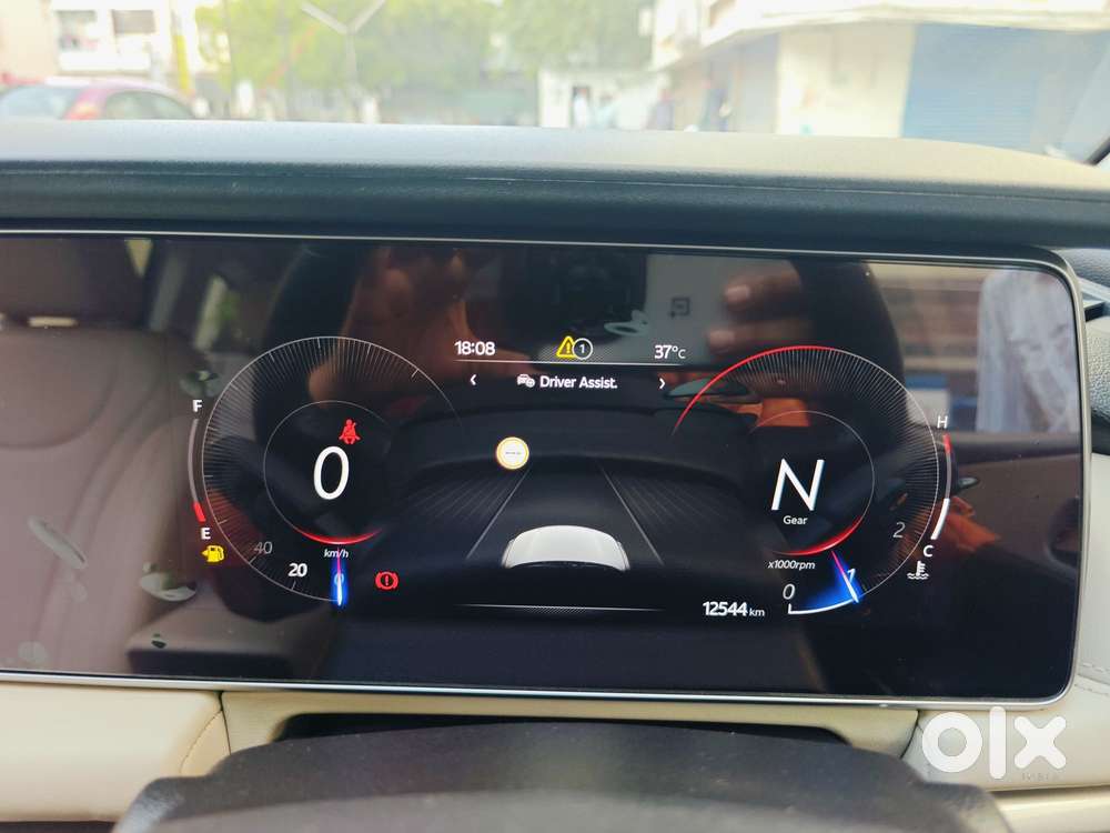 Mahindra Xuv700 2.2 Ax 7 Diesel Mt Luxury Pack Str, 2025, Diesel