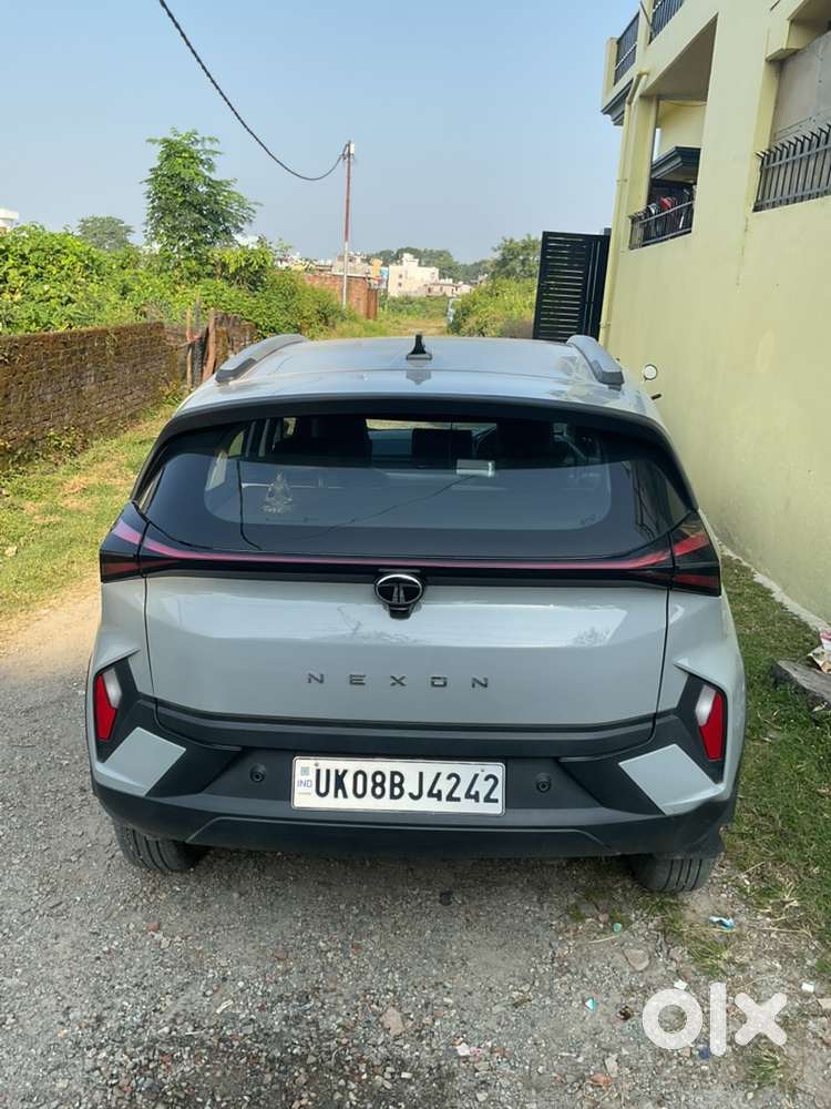 Tata Nexon Pure S Amt 2025 (automatic With Sunroof)