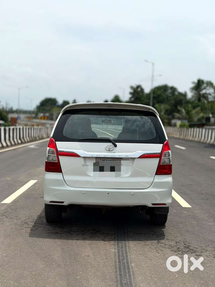 Toyota Innova 2.5 G (diesel) 7 Seater Bs Iv, 2014, Diesel