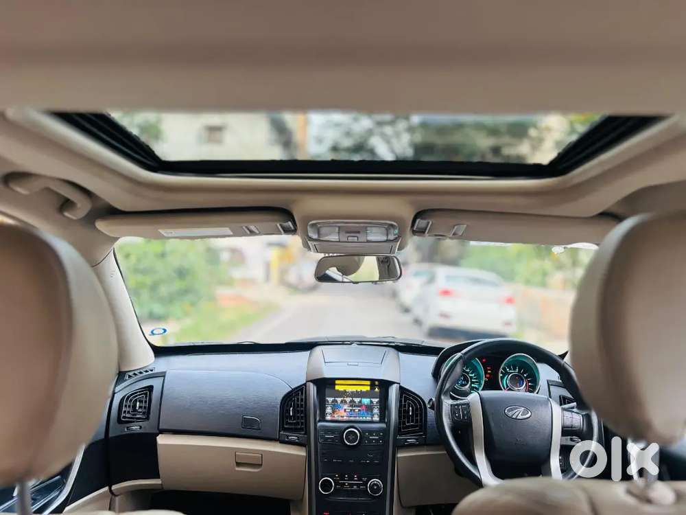 Mahindra Xuv500 2015 W10 (sunroof)