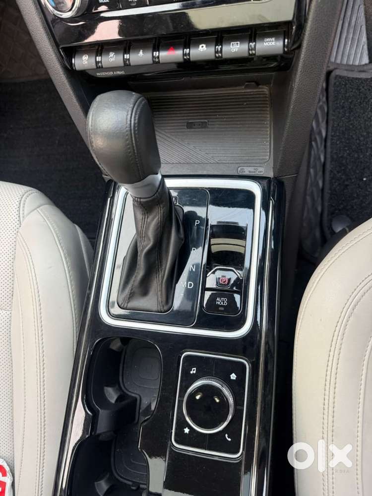 Mahindra Xuv700 2.2 Ax 7 Diesel At Luxury Pack Str, 2024, Diesel