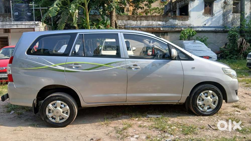 Toyota Innova 2.5 G (diesel) 8 Seater Bs Iv, 2016, Diesel