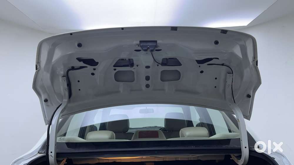 Maruti Suzuki Swift Dzire Vxi Optional, 2017, Petrol