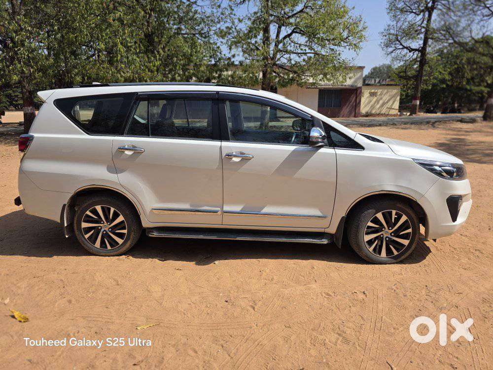 Toyota Innova Crysta [2020-ongoing] 2.4 Zx 7 Str, 2022, Diesel