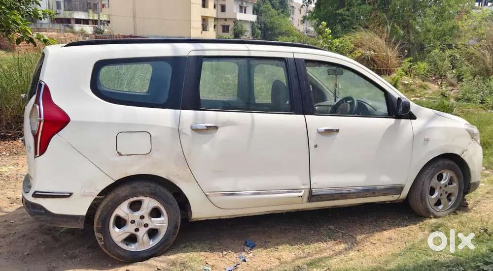 Renault Lodgy 9 Seater Ertiga Ke Look Ka Hai