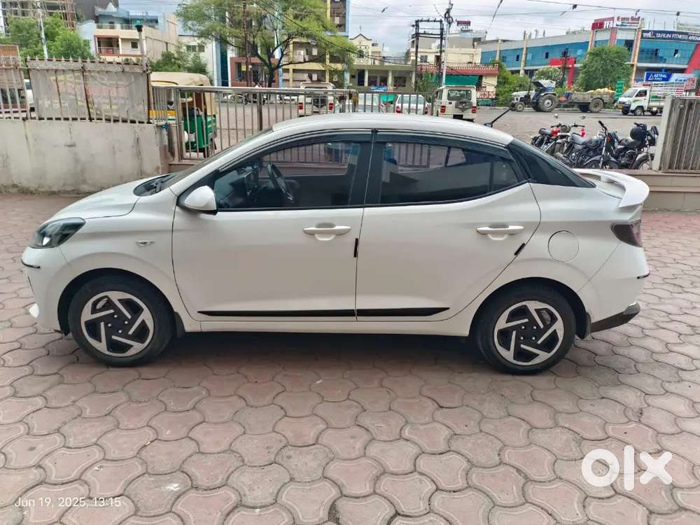 Aura S Cng And Petrol