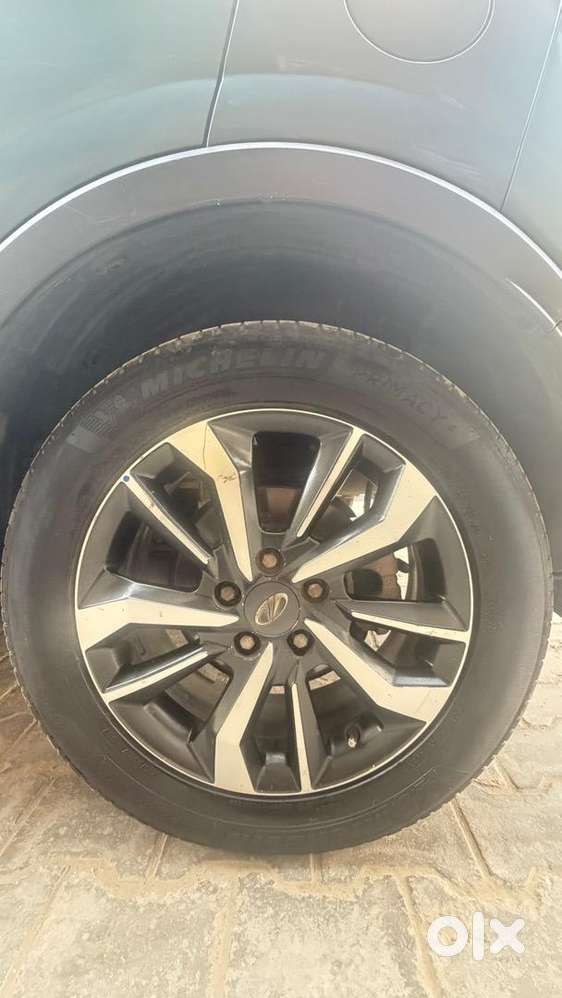 Xuv 300 W8 (o) Jan 2020