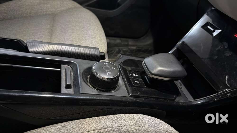 Tata Curvv Creative Plus S 1.2 Revotron Petrol 7dca, 2025, Cng & Hyb..