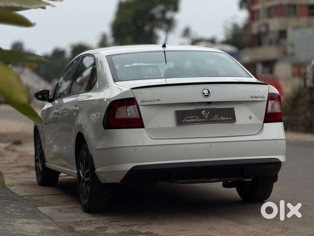 Skoda Rapid [2016-2018] 1.6 Style Plus Mpi At, 2017, Petrol