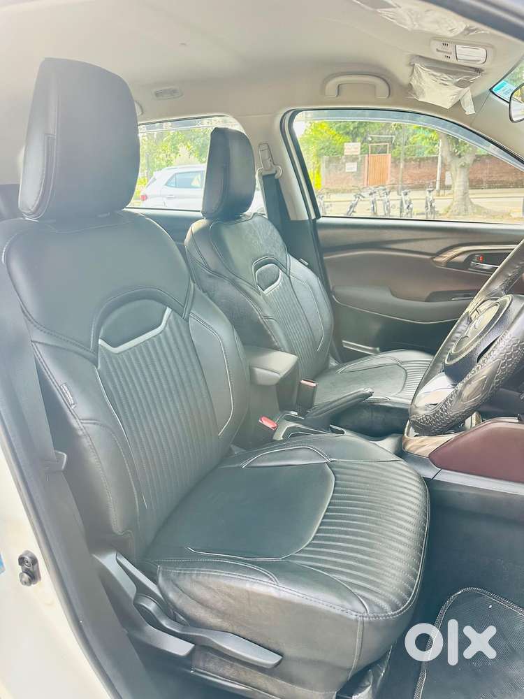 Maruti Suzuki Grand Vitara 1.5 Delta Smart Hybrid At, 2023, Petrol