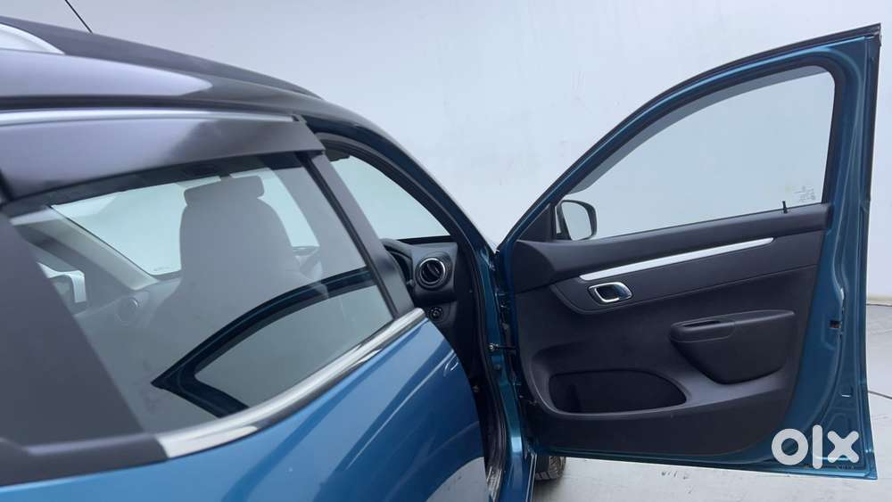 Renault Kwid 1.0 Climber (o) Dual Tone, 2024, Petrol