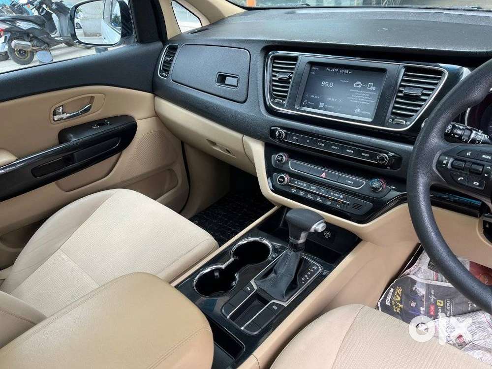 Kia Carnival Premium, 2021, Diesel