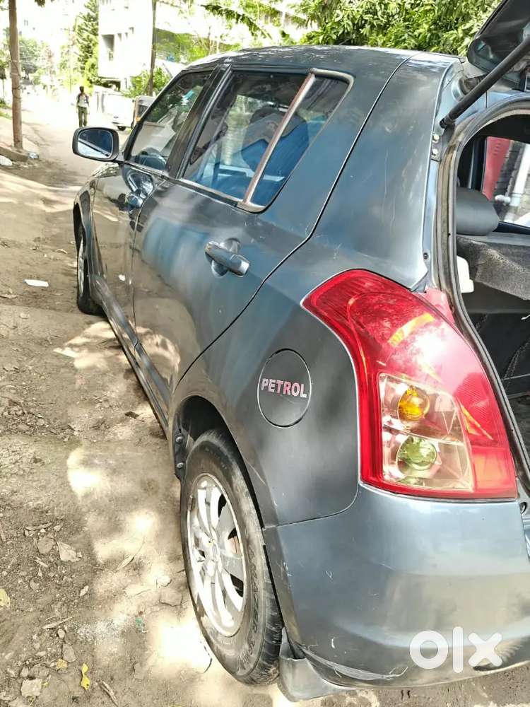 Maruti Suzuki Swift Zxi 2010