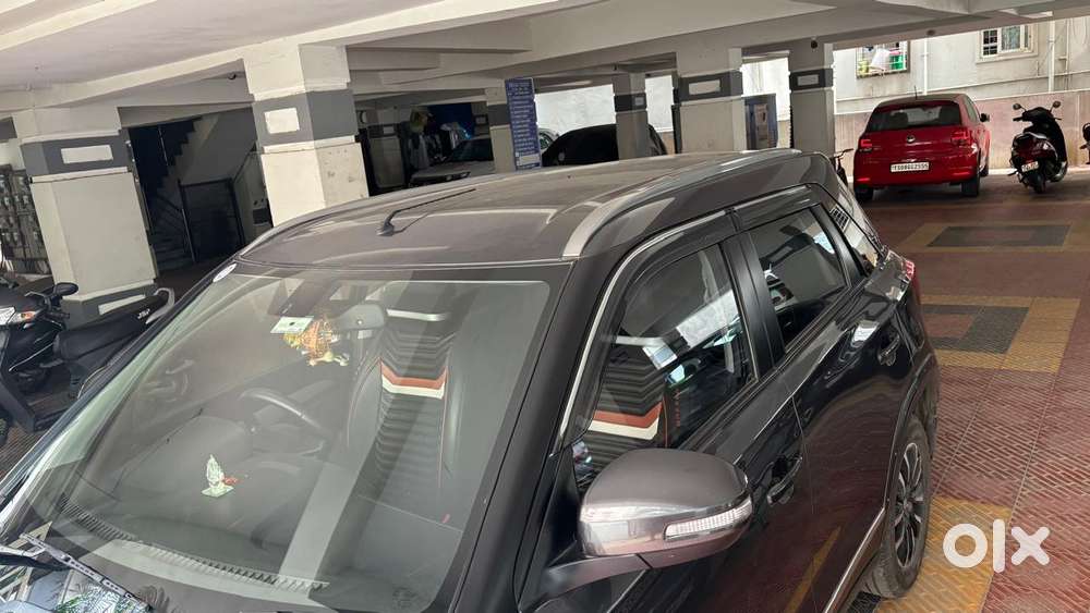 Maruti Suzuki Brezza 1.5 Zxi Smart Hybrid Dual Tone, 2021, Petrol