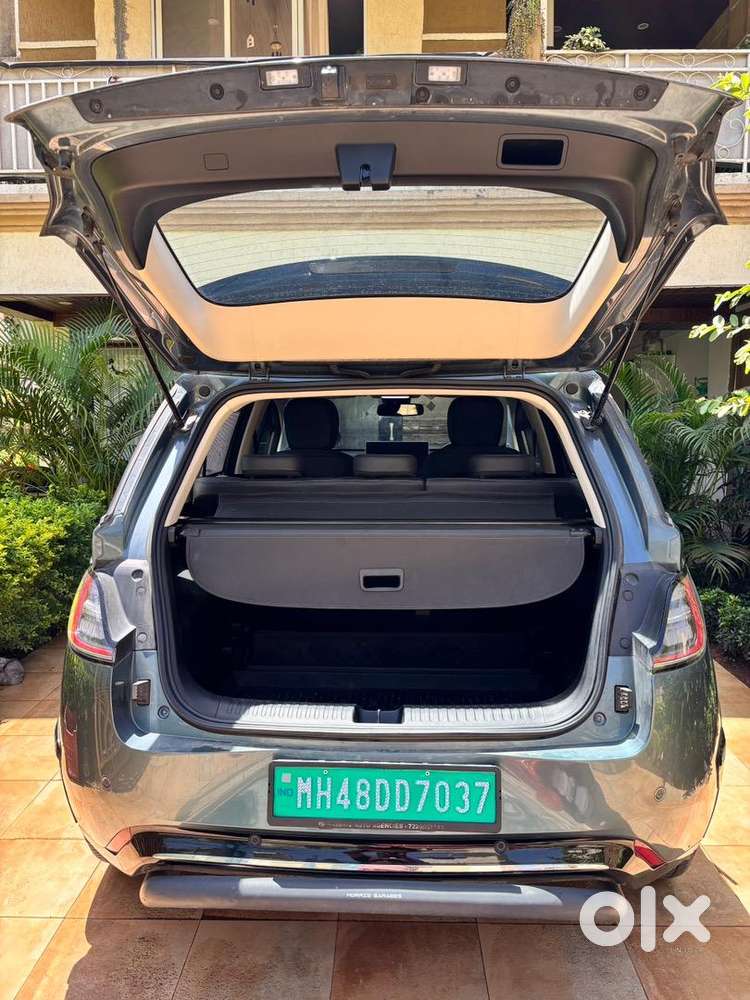 Mg Windsor Essence Ev 2025 Electric 10800 Km Driven