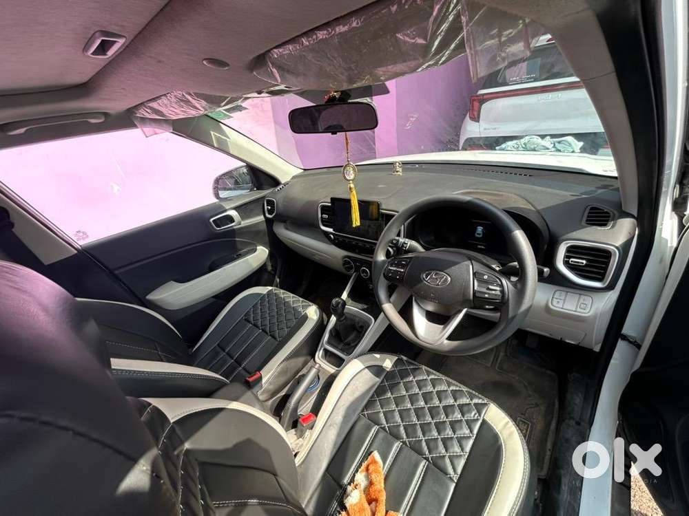 Hyundai New Venue 2025 Petrol 24000 Km Driven