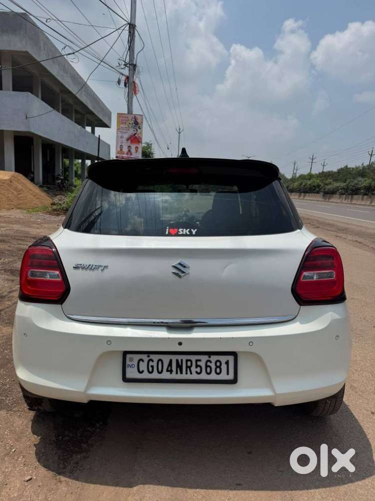 Maruti Suzuki Swift Vxi + Manual, 2022, Petrol