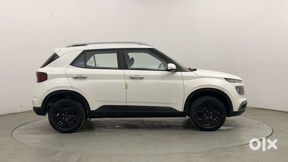 Hyundai Venue 1.2 S Plus, 2022, Petrol