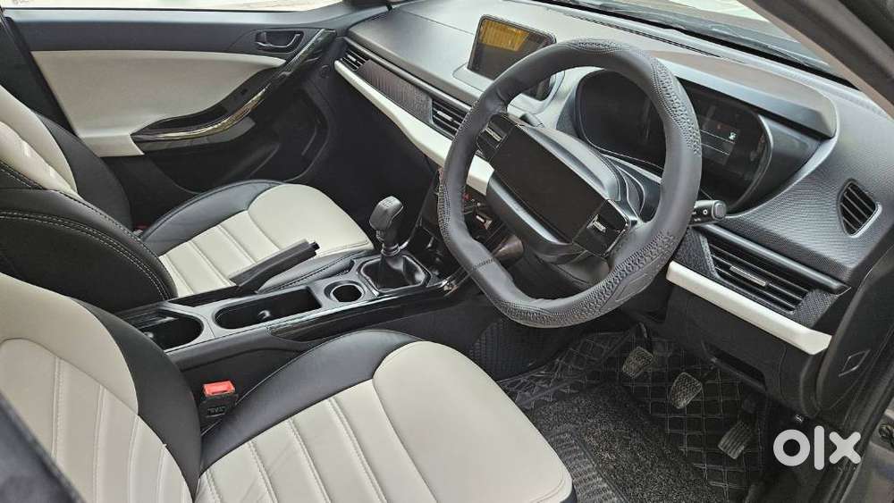 Tata Nexon Pure 1.2 S Revotron Petrol 6 Mt, 2025, Cng & Hybrids