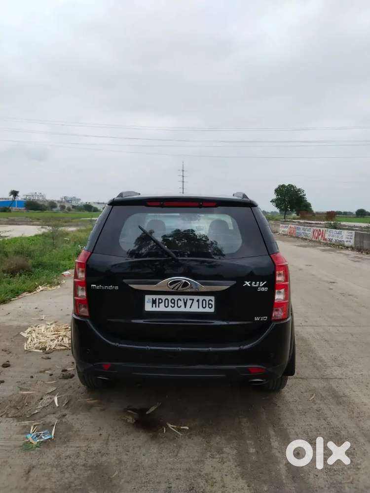 Mahindra Xuv500 2017 Diesel 72000 Km Driven