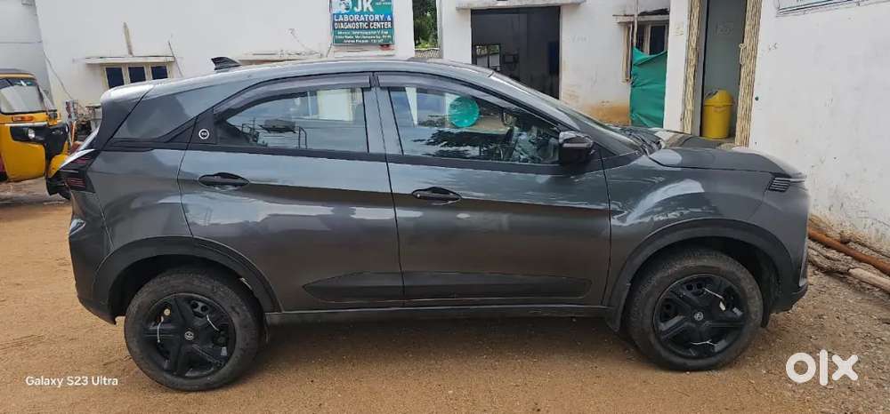 Tata Nexon Smart Plus Petrol Automatic