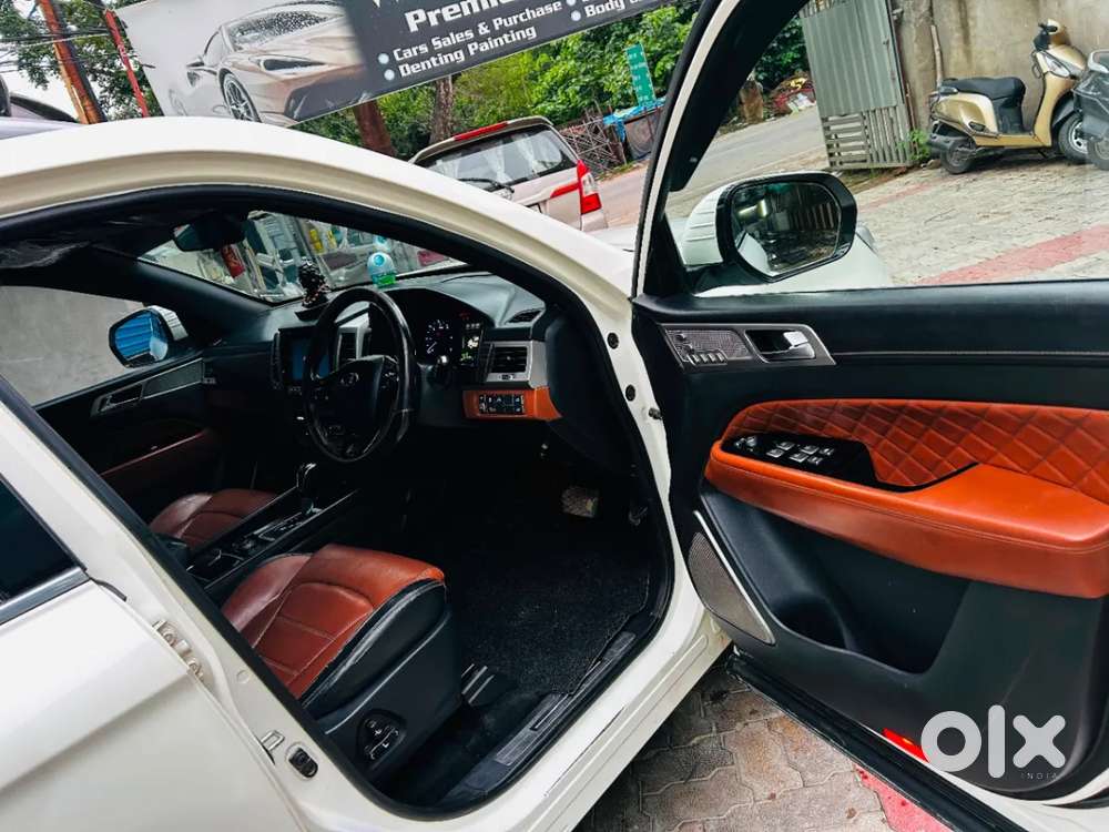 Mahindra Alturas G4 4wd At, 2018, Diesel