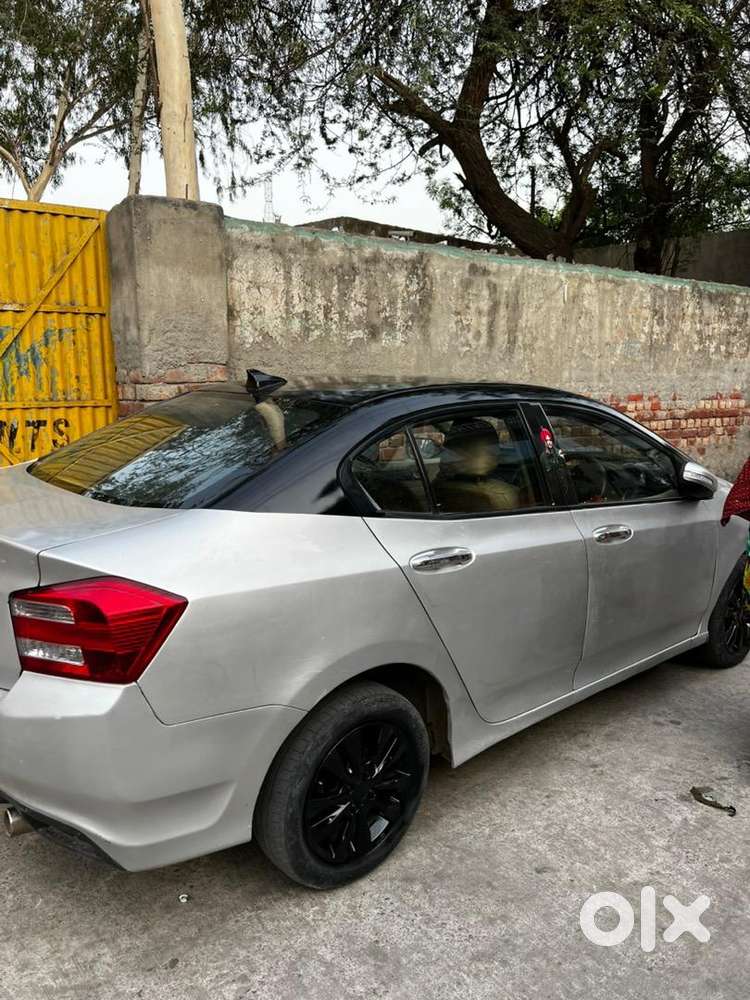Honda Hybrid Car 2012