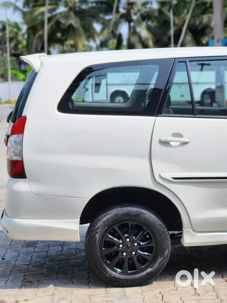 Toyota Innova 2013