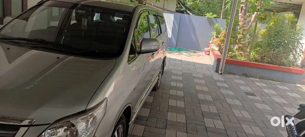 Toyota Innova 2015 Diesel 144000 Km Driven.showroom History Available