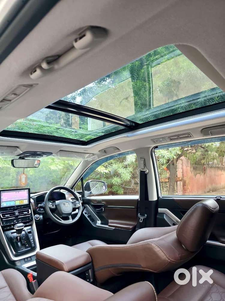 Toyota Innova Hycross 2.0 Zx Hybrid 7 Str, 2024, Petrol