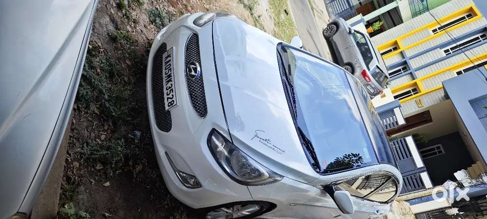 Hyundai Fluidic Verna 1.6 Sx Mt