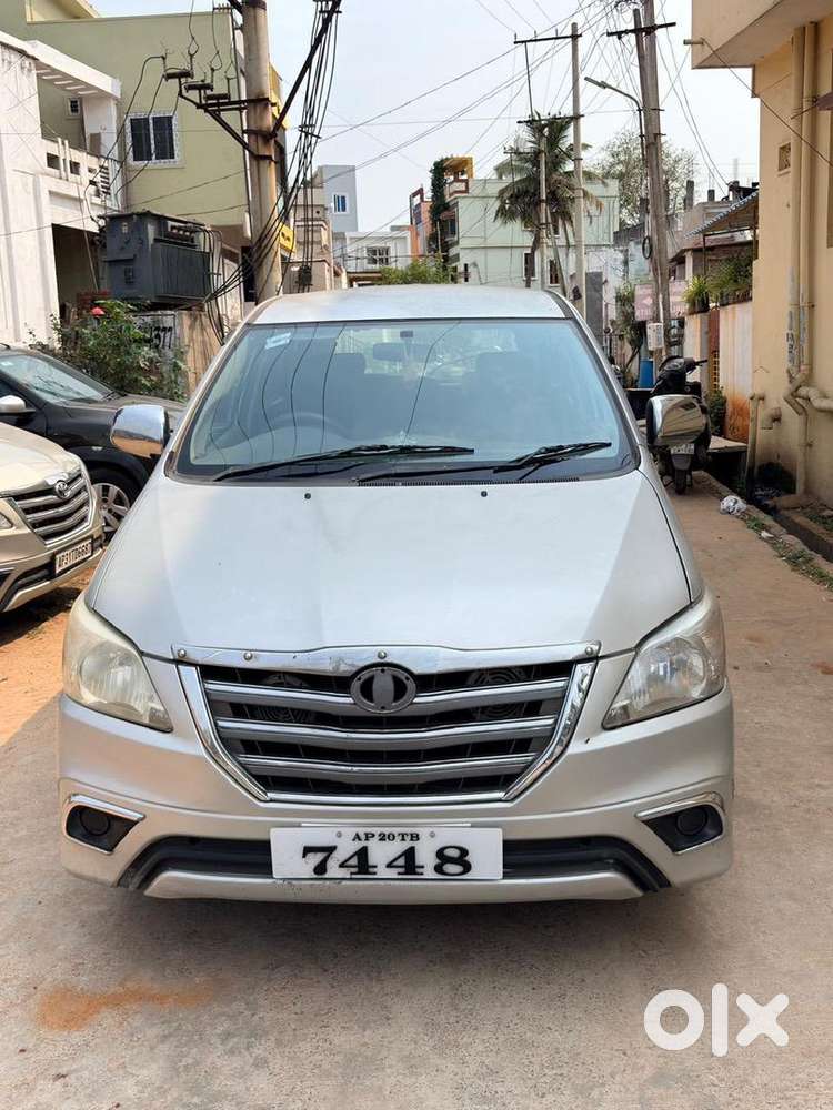Toyota Innova 2012 Diesel 262000 Km Driven