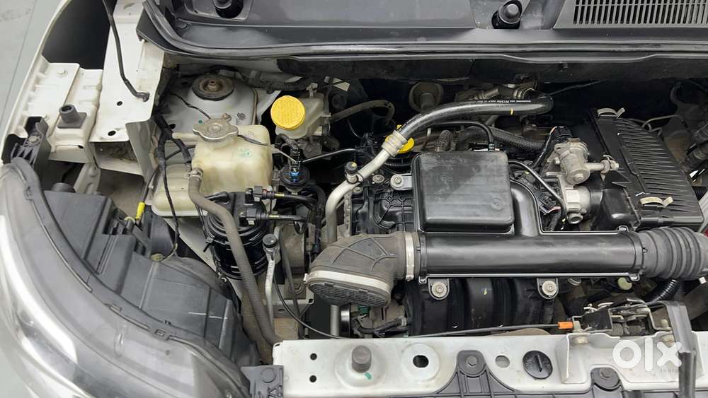 Renault Triber Rxt, 2022, Petrol