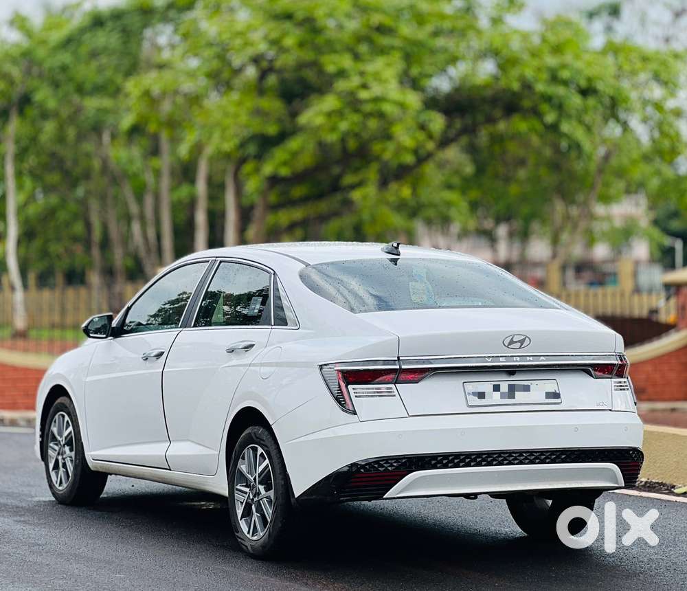 Hyundai Verna 1.5 Sx Petrol Mt, 2023, Petrol